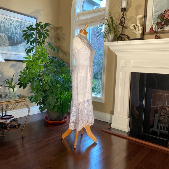 NWT - Nanette Lepore V-Neck Sleeveless Lace Dress - Picture 2 of 16